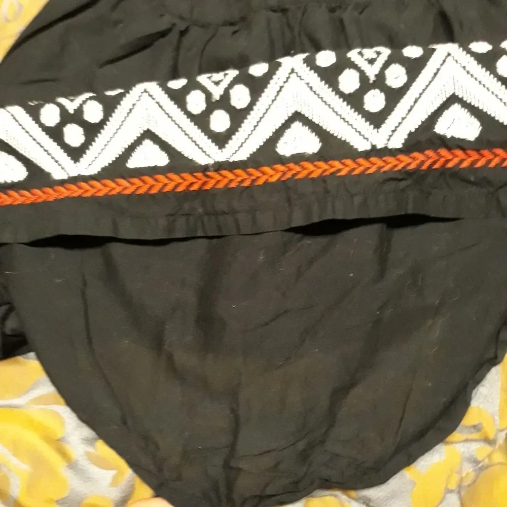 Forever 21 black embroidered tribal skirt sz XS